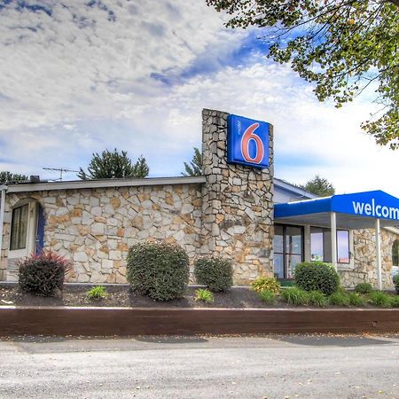 Howard Johnson By Wyndham Harrisonburg Exterior foto