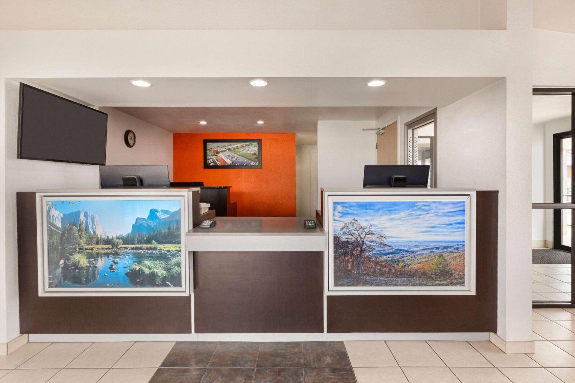 Howard Johnson By Wyndham Harrisonburg Exterior foto