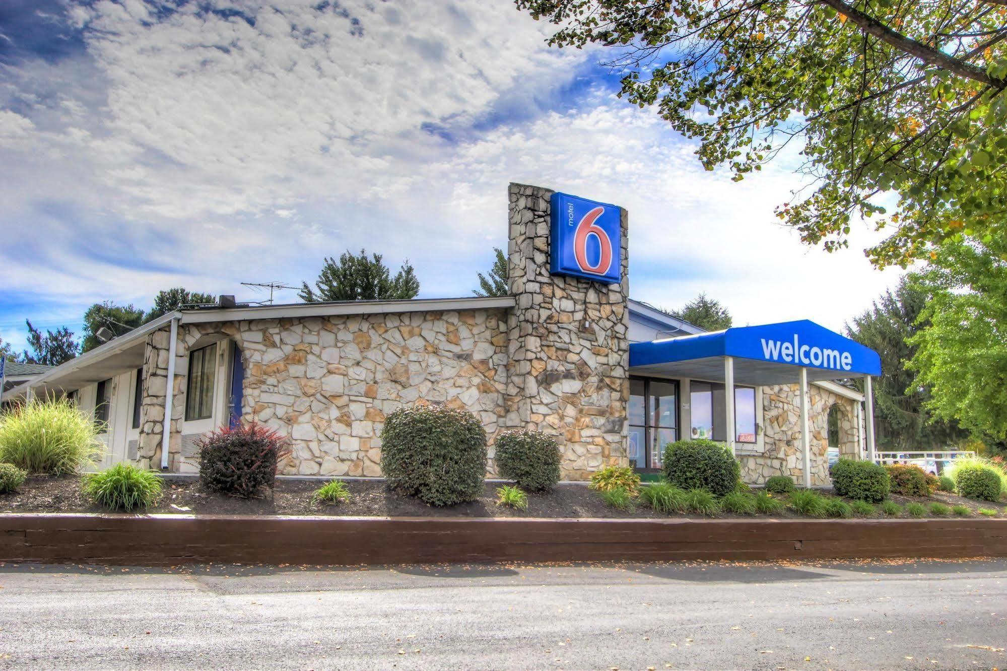Howard Johnson By Wyndham Harrisonburg Exterior foto